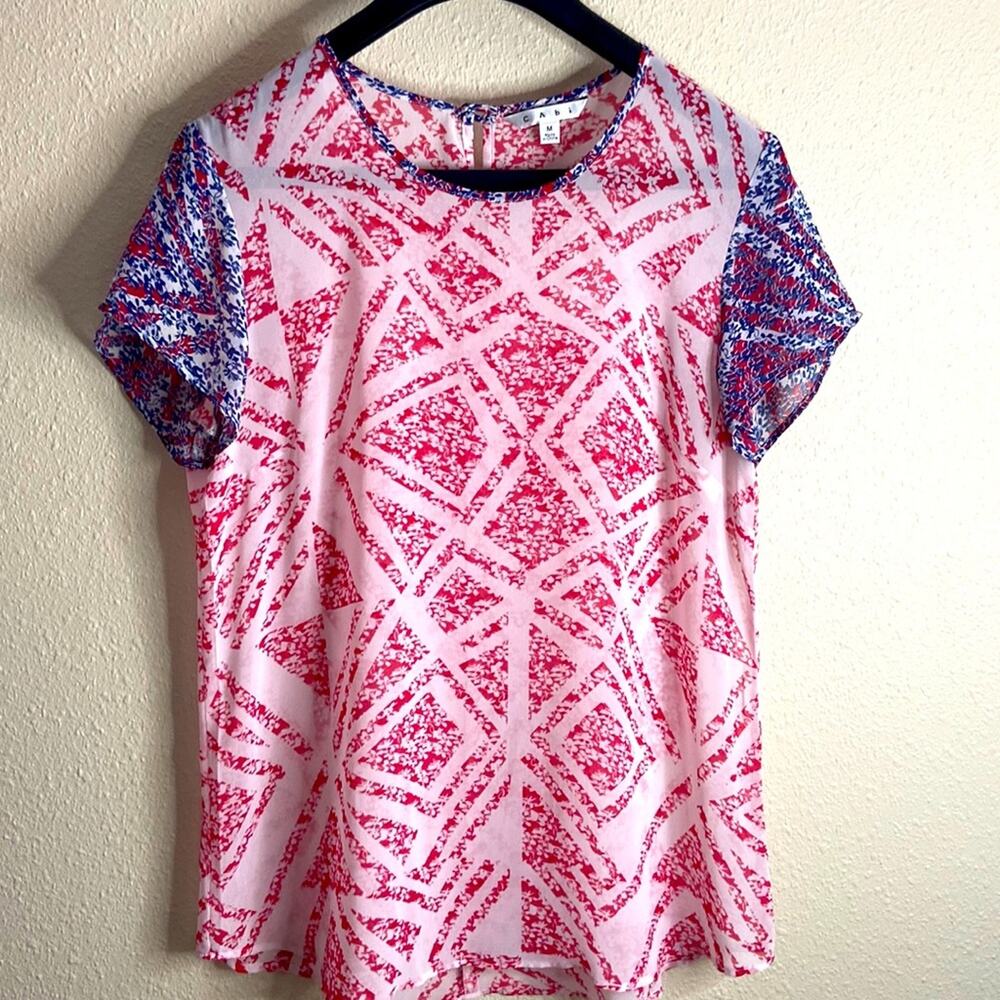 CAbi Women Red and Blue floral Print Short Sleeves Blouse Size M